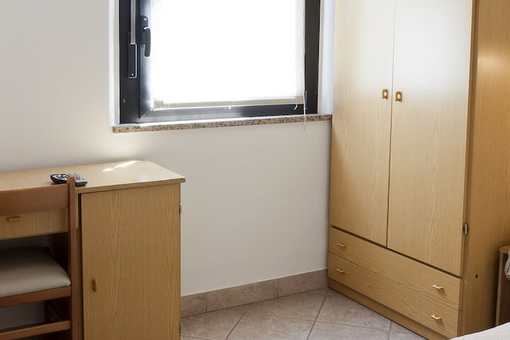 Room 15 of 24