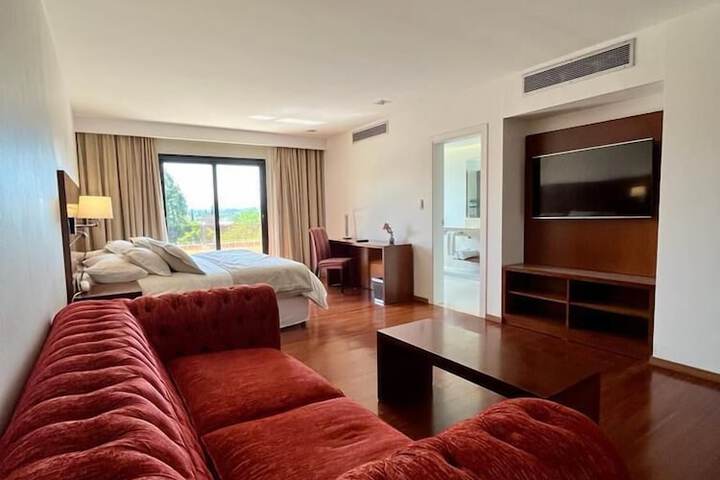 Room 6 of 19