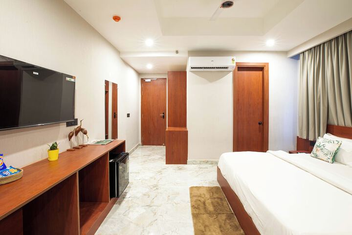 Room 13 of 27