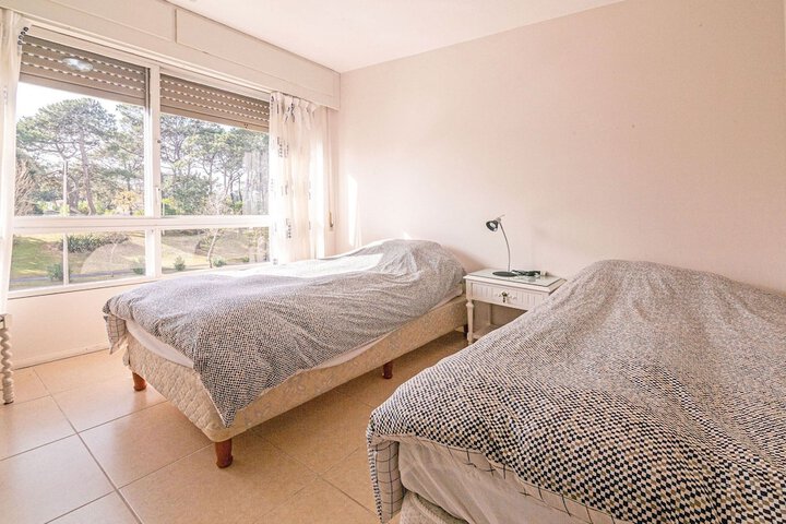 Room 5 of 40