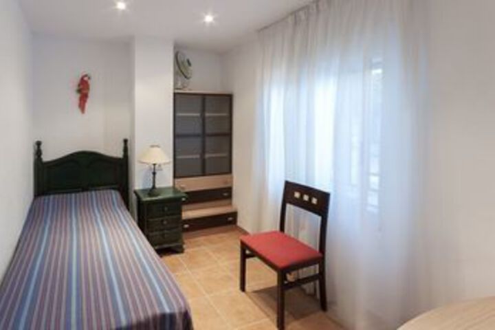 Room 6 of 11