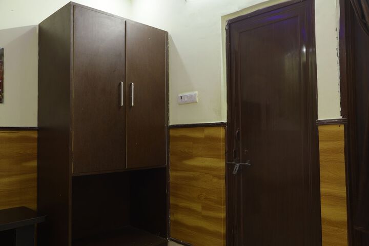 Room 17 of 41