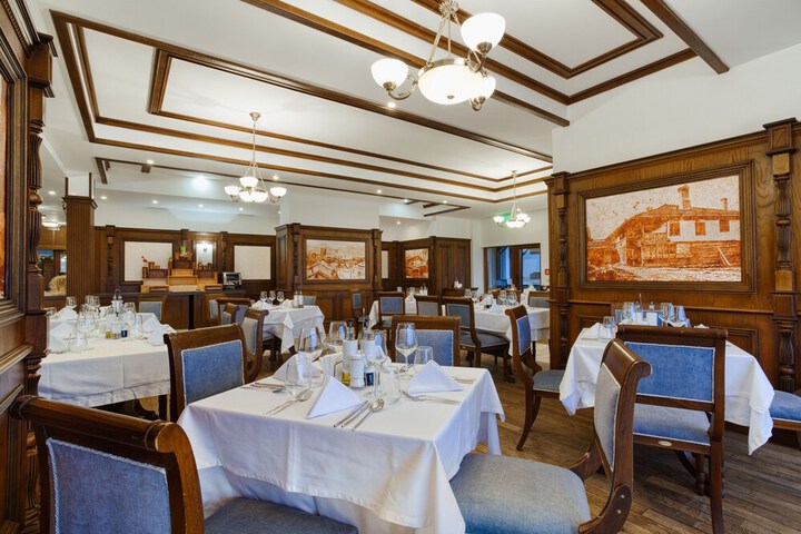Dining 70 of 124