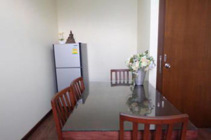 Room 7 of 8