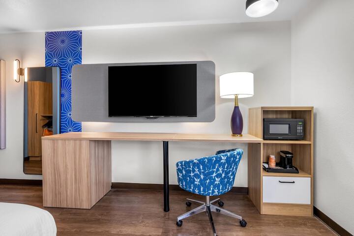 Room 12 of 42