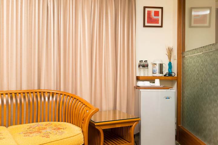Room 9 of 50