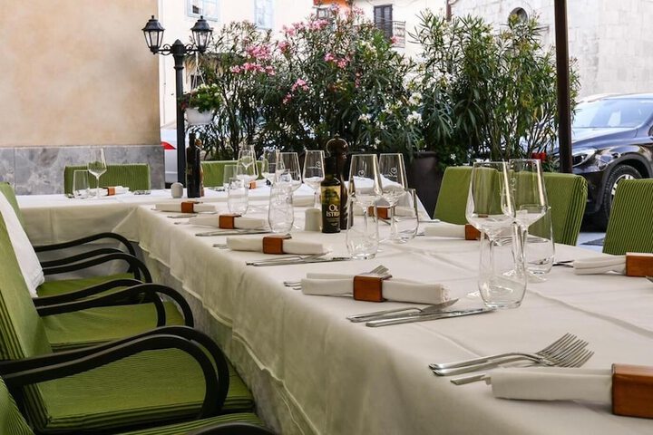 Dining 44 of 67