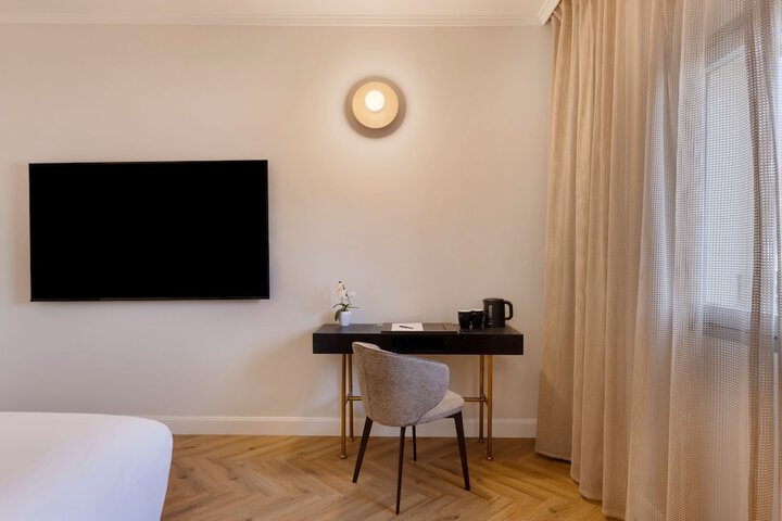 Room 7 of 46