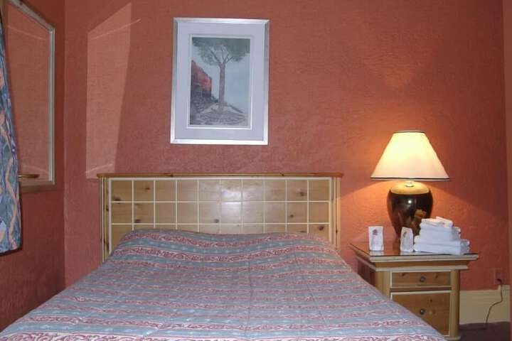 2 Double Beds Shared Bathroom (13 of 15)