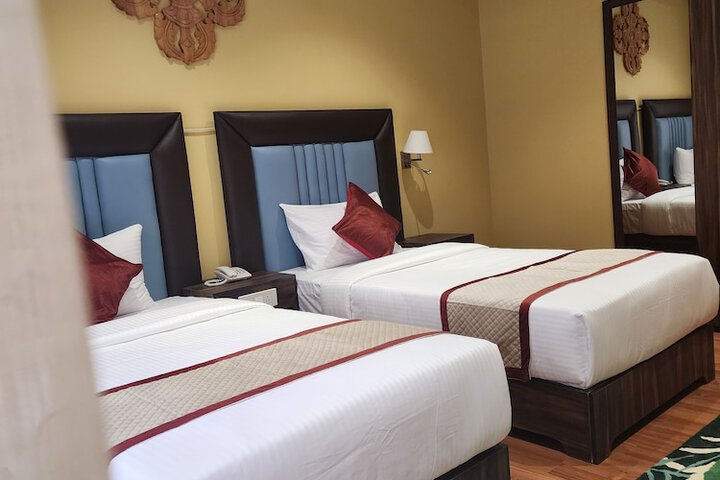 Room 5 of 25