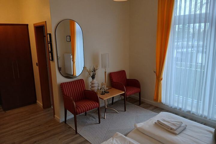 Room 32 of 67