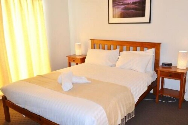 Room 2 of 11
