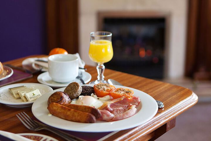 Breakfast/Coffee Service 84 of 165