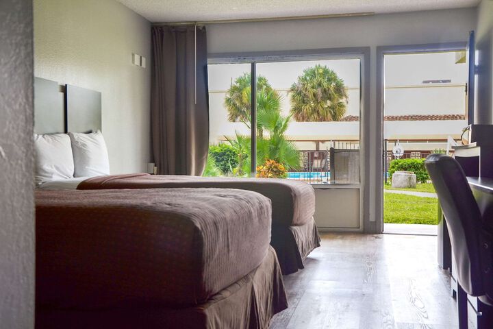2 Double Beds (10 of 23)