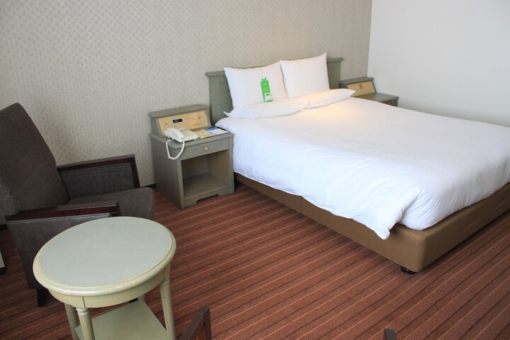 Room 13 of 75