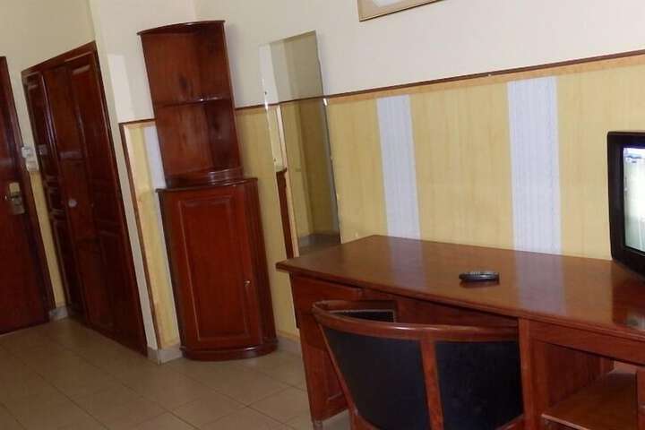 Room 5 of 38