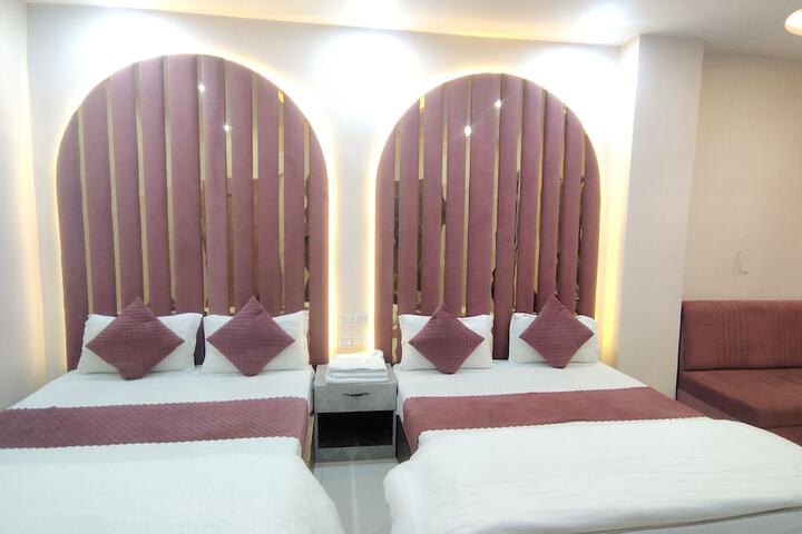 Room 10 of 20