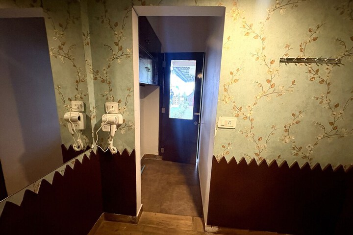 Hotel 33 of 34