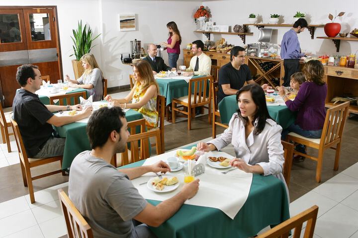 Dining 39 of 47