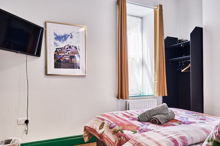 Room 27 of 121