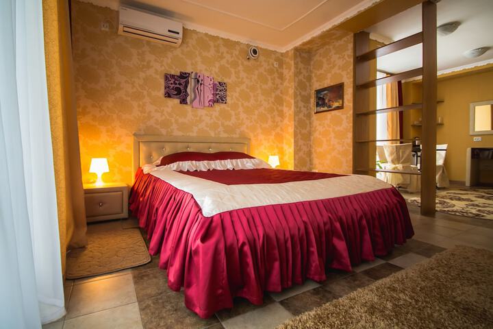 Room 28 of 69