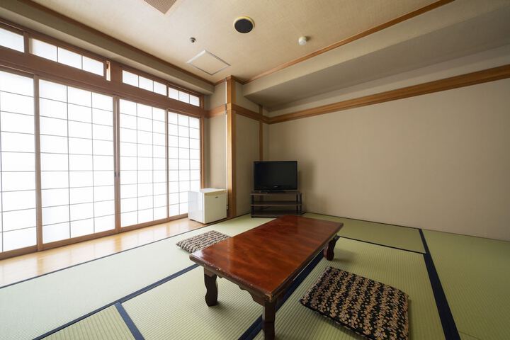 Room 10 of 34