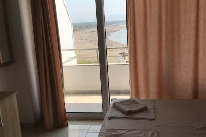 Room 54 of 100