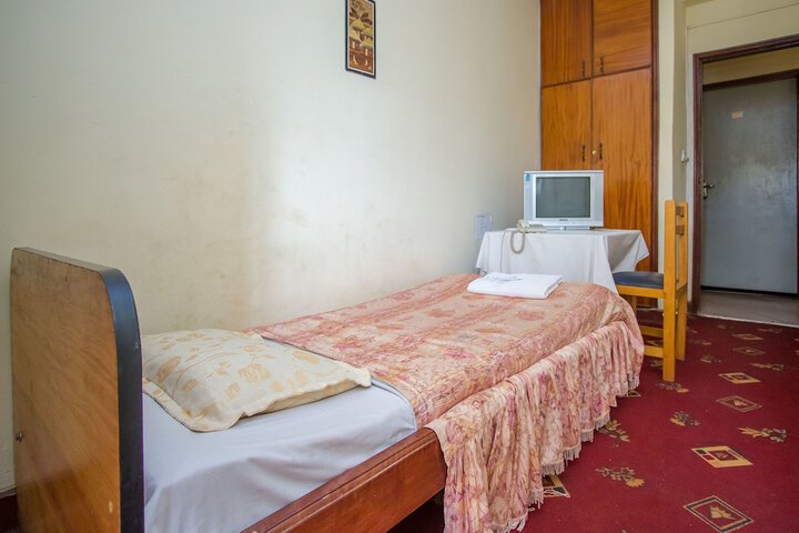 Room 17 of 35