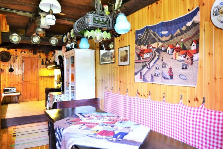 Room 10 of 23