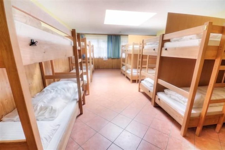 Room 15 of 60