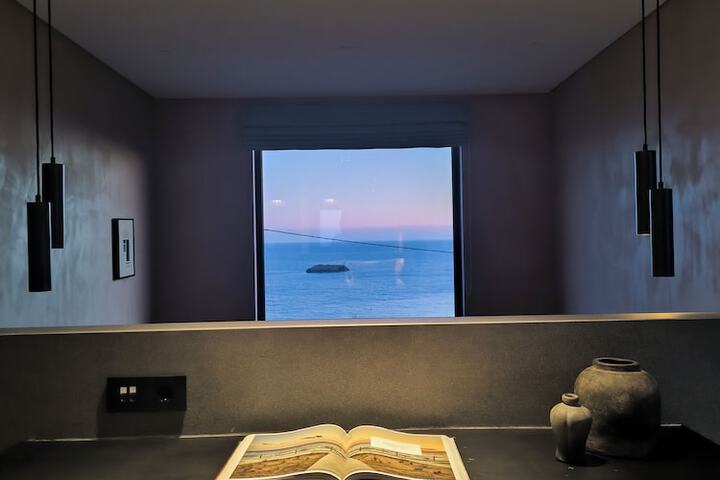 Room 50 of 71