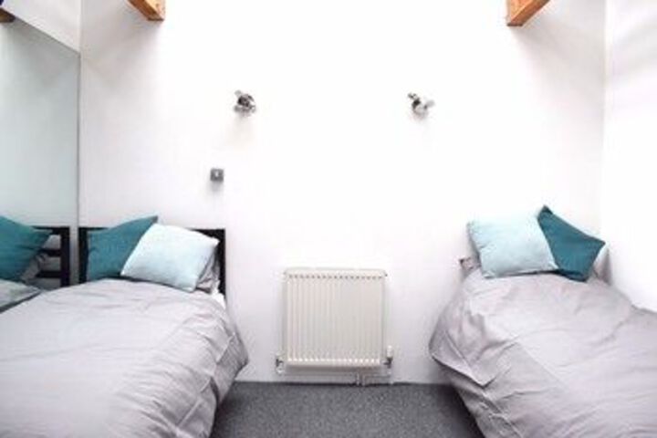2 Bedroom Old Warehouse Near Canary Wharf