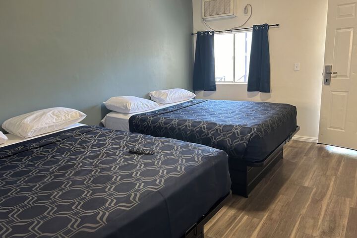 Room 11 of 19