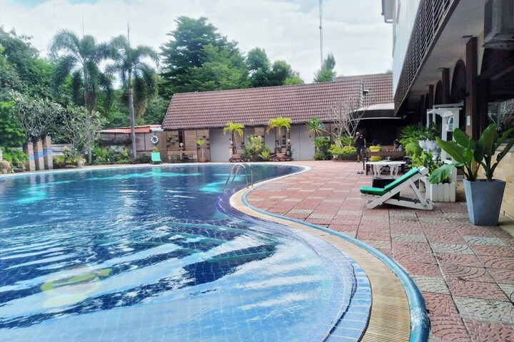 Pool 25 of 48