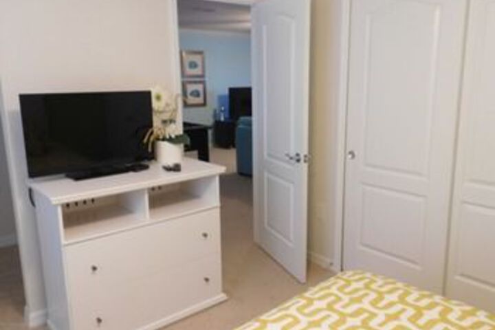 Room 27 of 48