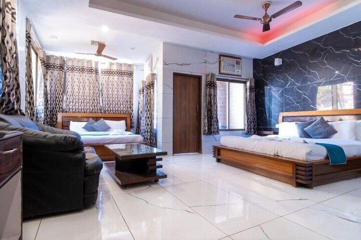 Room 7 of 25