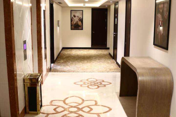 Ballroom/Hall 140 of 164