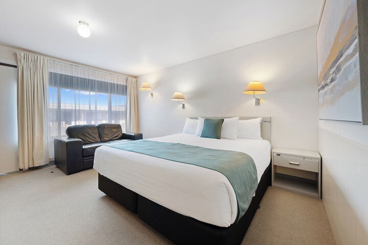 Room 4 of 31
