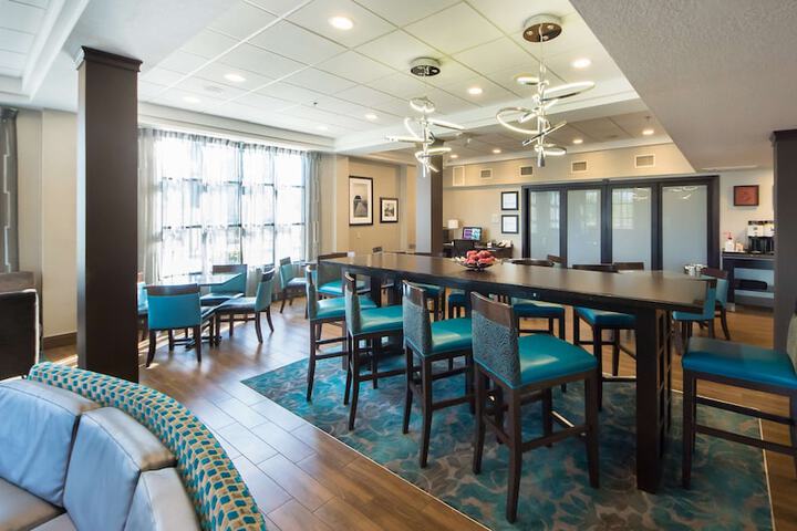 Breakfast area