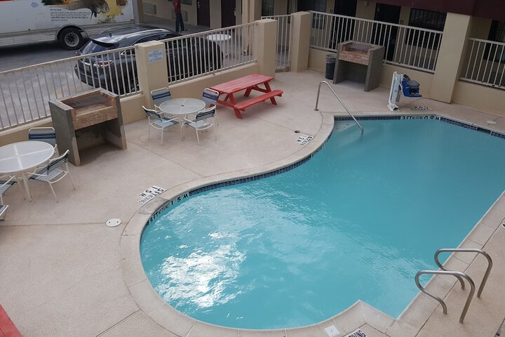 Pool 87 of 177