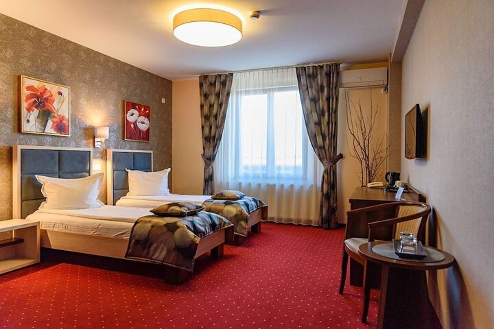 Room 21 of 98
