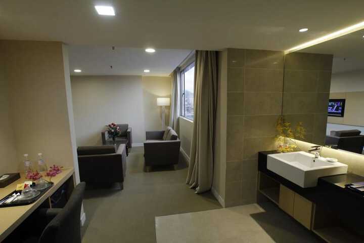 Room 20 of 32