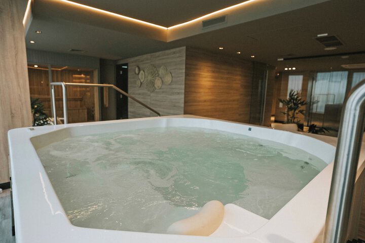 Spa 27 of 44