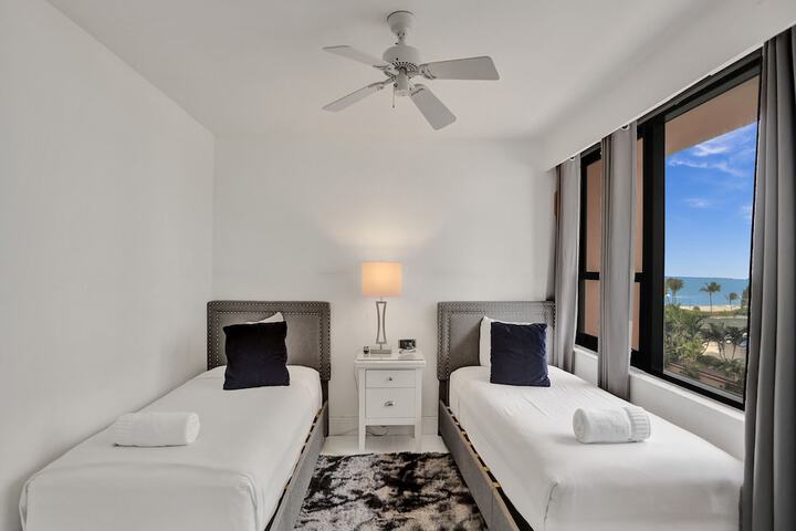 Room 42 of 723