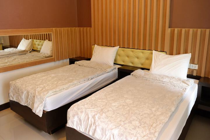 Room 15 of 25