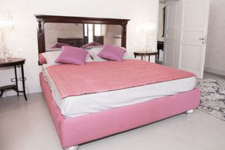 Room 8 of 27