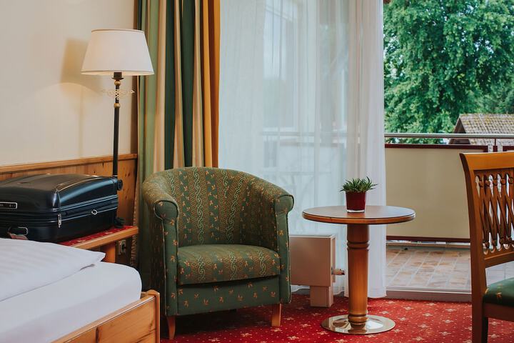 Room 20 of 193