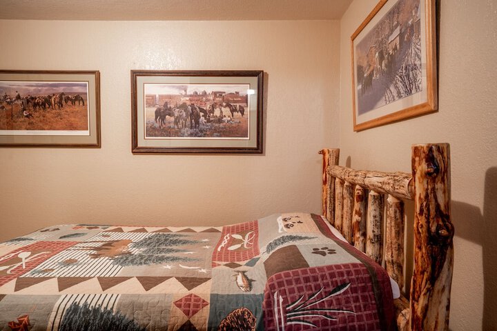 Room 5 of 17