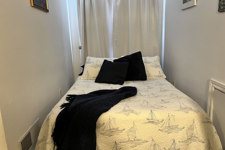 Room 30 of 162