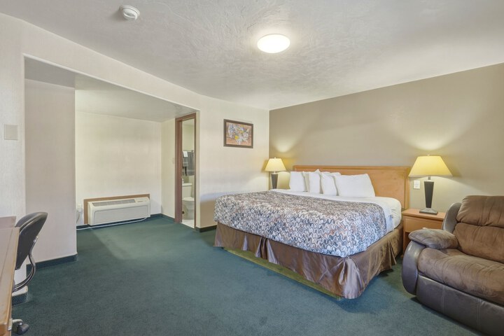 Room 18 of 40